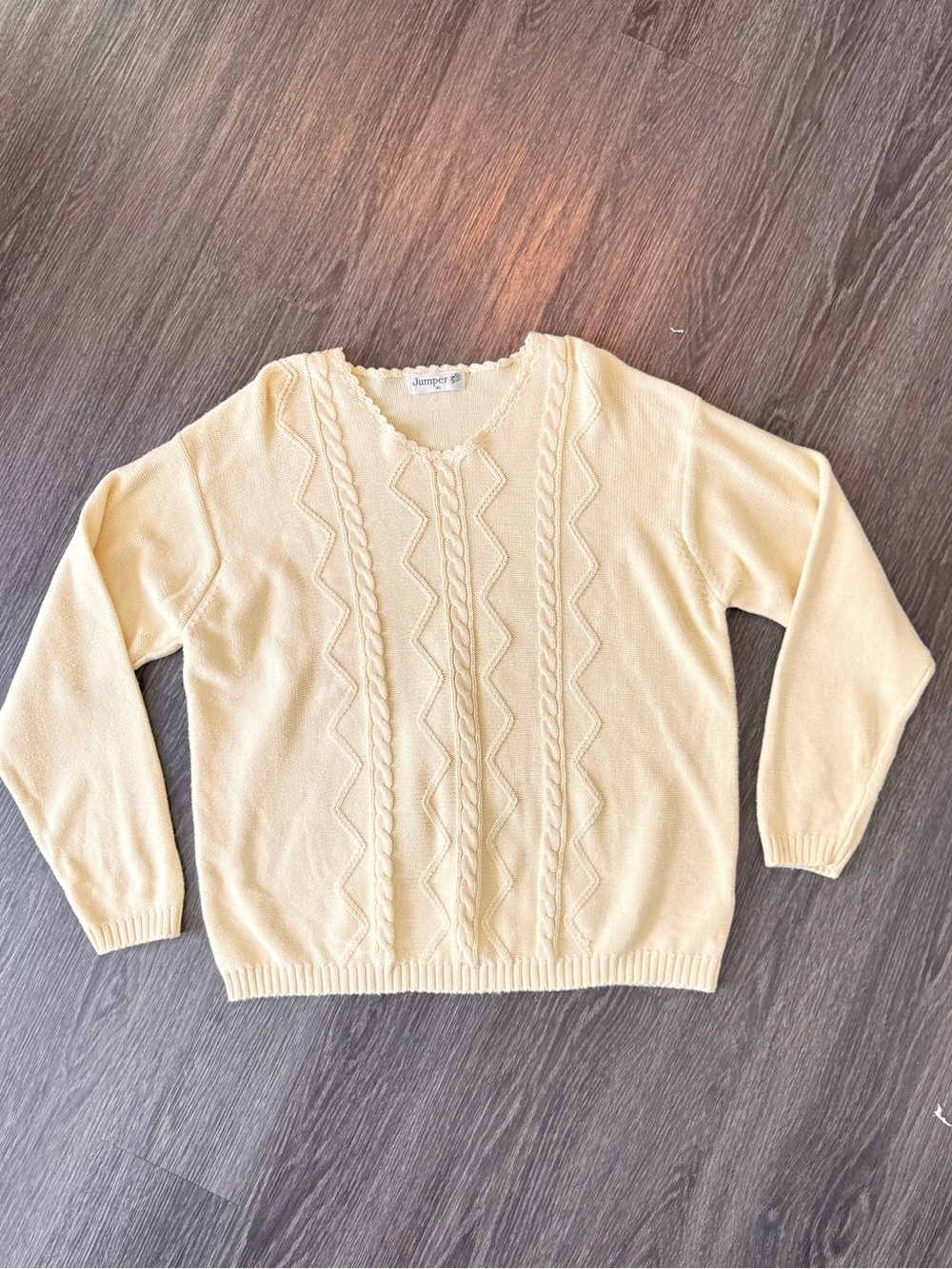 VTG ‘02 Jumper Butter Yellow V-neck Cable Knit Sweater 100% Cotton Sz XL Y2K